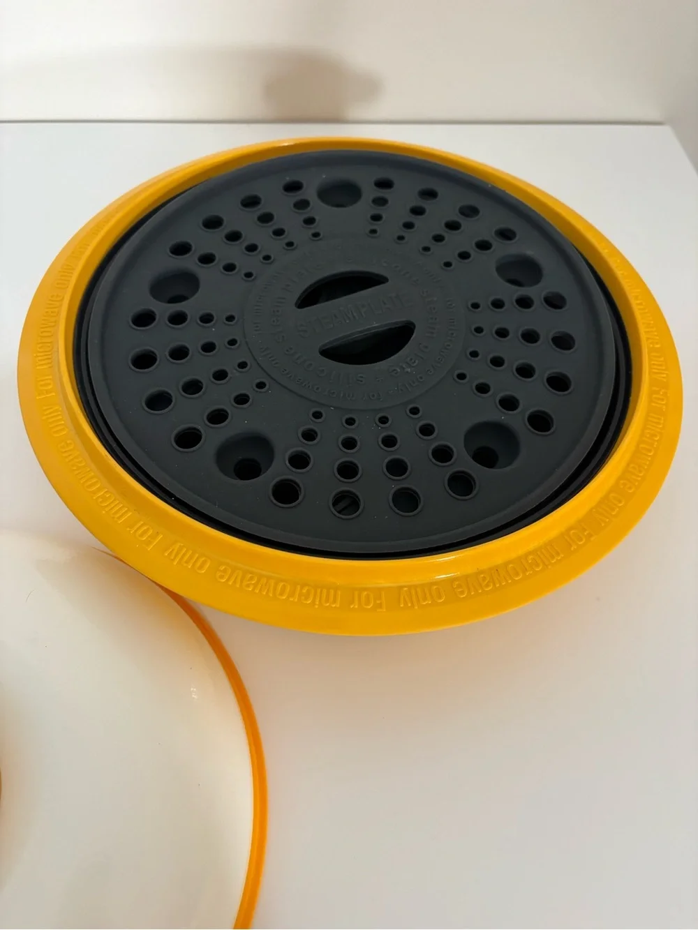 Microwave-Safe Steamer Bowl in Yellow and White with Snap Lid
